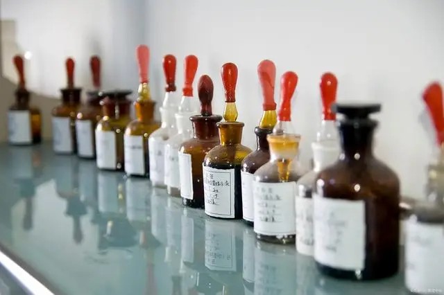 New application directions and characteristics of adhesives 02